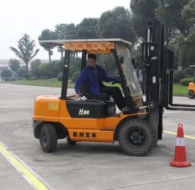 叉車證多少錢能辦下來(天津辦叉車證多少錢)