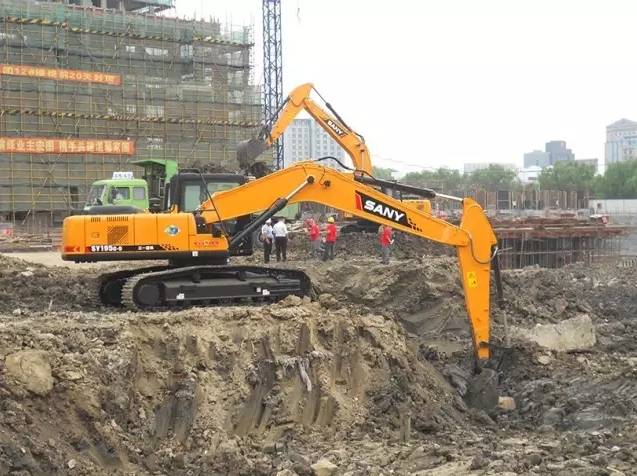 湖南學挖掘機需要什么條件(什么地方需要挖掘機)